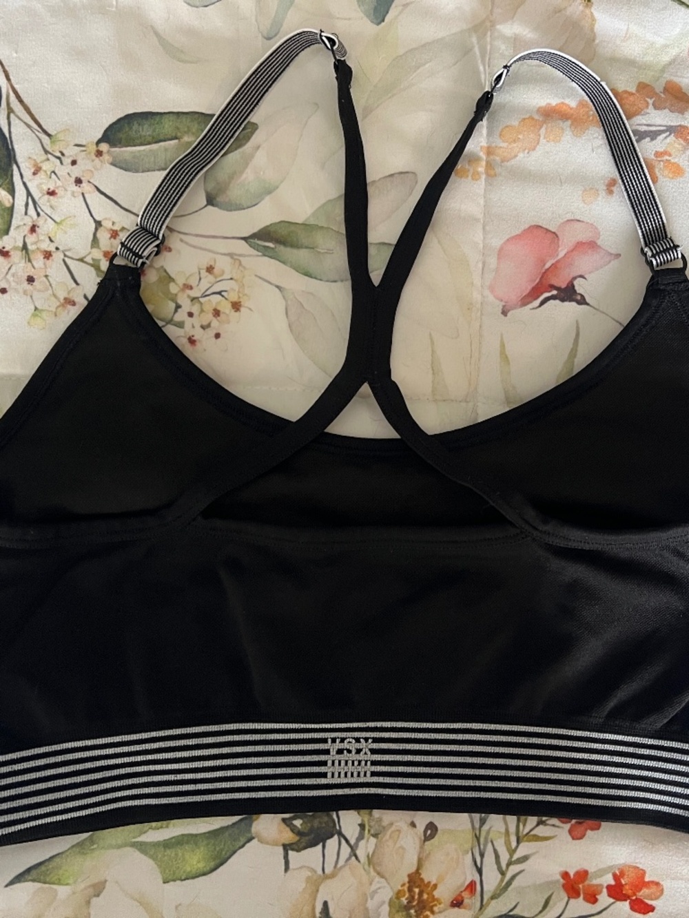 VICTORIA SECRET - VSX -SPORT  SPORTS BRA   Black with white detail